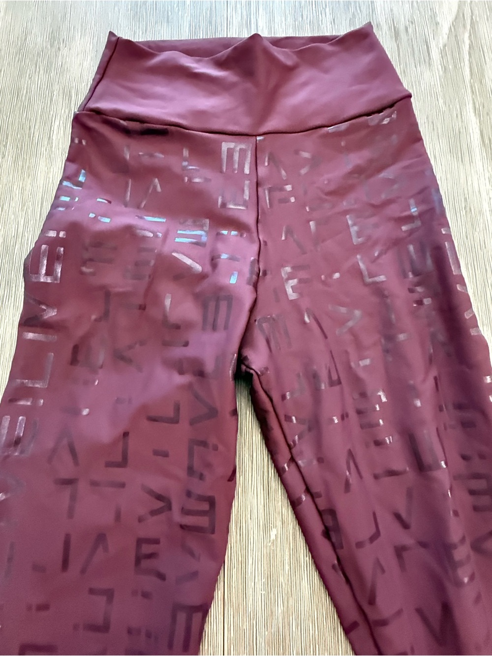 Live! Icon Sense Pro High Rise Foil Graphic Leggings Maroon Brazilian Luxury